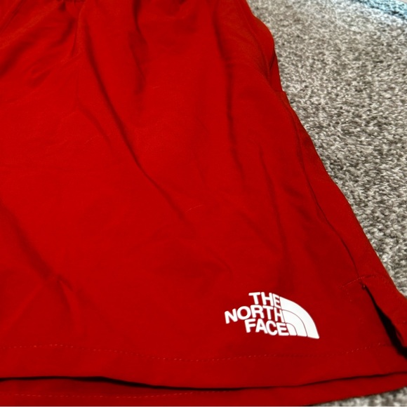 The North Face Men’s Orange Wander Shorts Size L - Picture 5 of 5